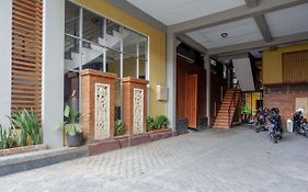 RedDoorz Plus near Amplaz Yogyakarta